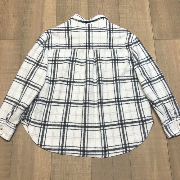 American Eagle Shacket Button Up Shirt Jacket Womens Size XL White Plaid Barn - Picture 2 of 9